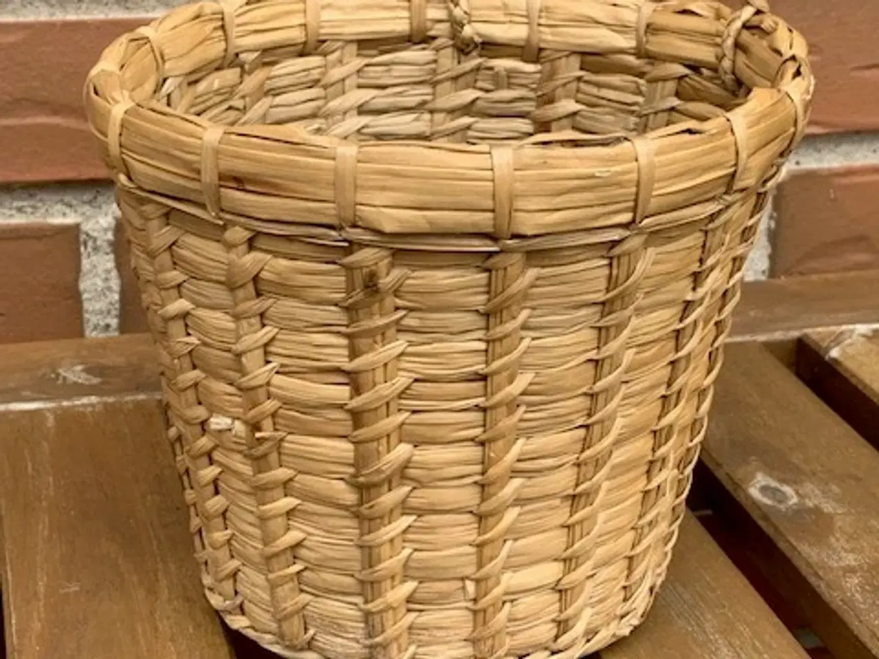 Billede 1 - Kurv med hank - begrænset brugt / som ny