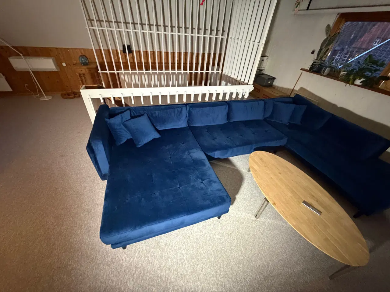 Billede 4 - Kongeblå veloursofa 