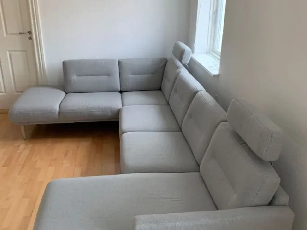 Billede 2 - Hjørne sofa med chaiselong 2 Nakkestøtte