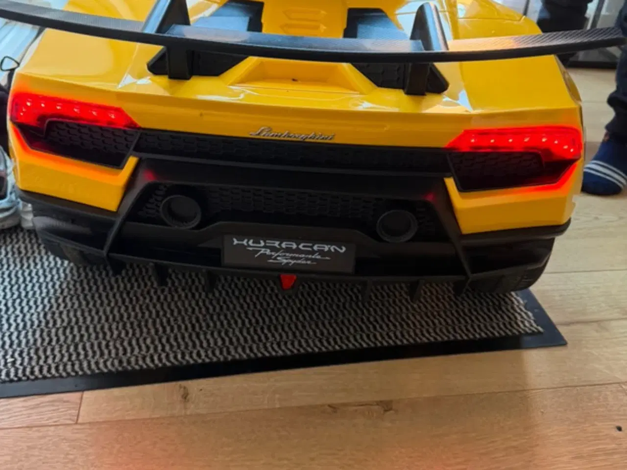 Billede 2 - Bil med fjernbetjening 