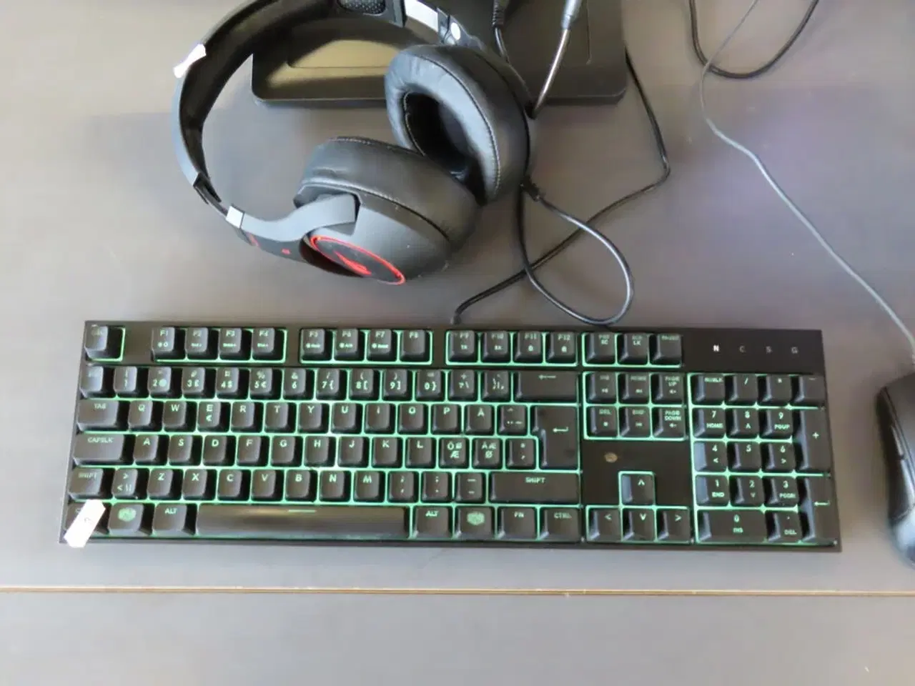 Billede 2 - Komplet Gaming PC med Skærm, Mus og tastetur (SHARK GAMING, BENQ, STEEL SERIES)