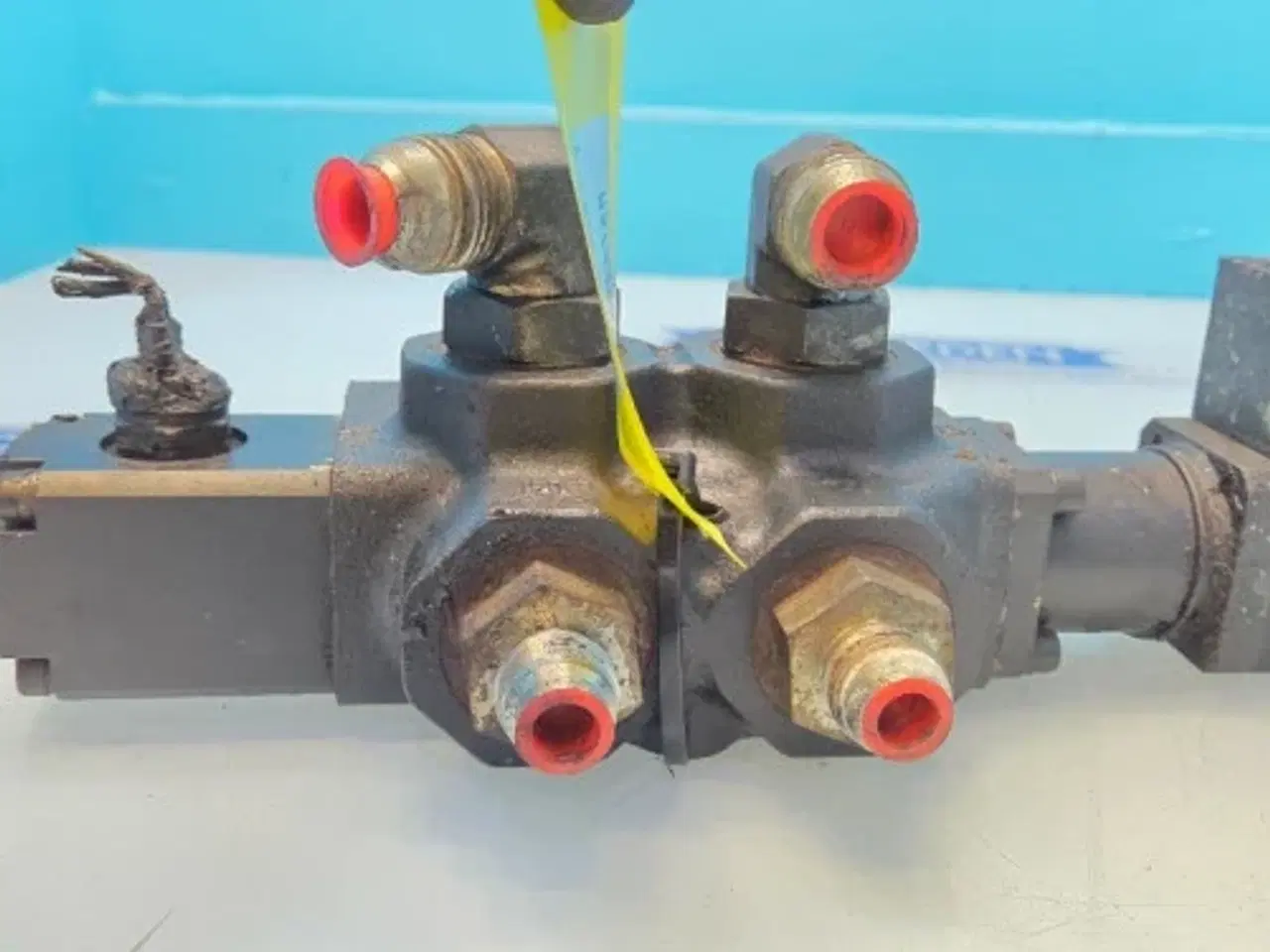 Billede 9 - Bobcat  TL38.70X  Omskifterventil 6687192