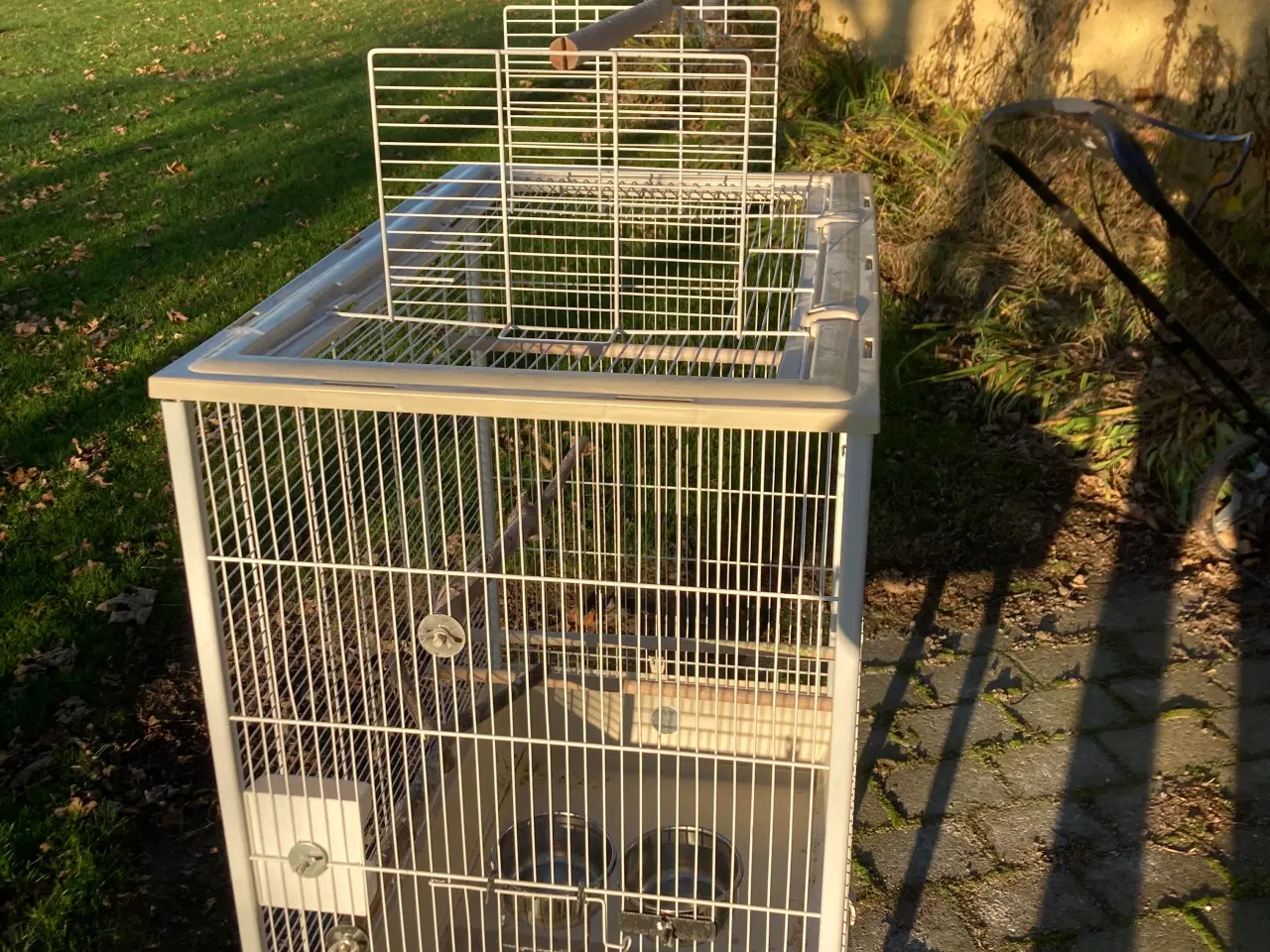 Billede 1 - Flot bur kan åbnes i taget tlf 21632741
