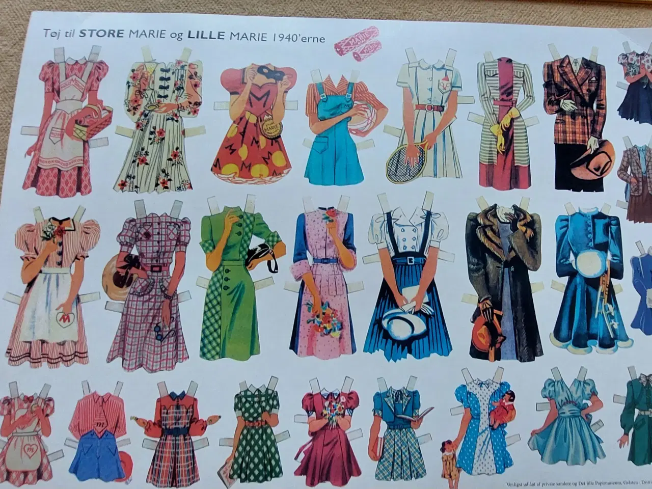 Billede 1 - Lot påklædningsdukker