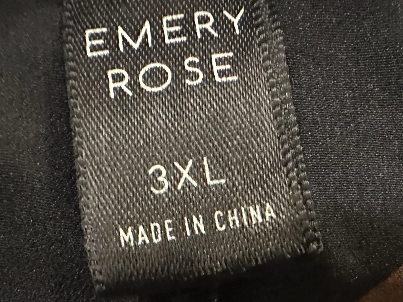 Billede 10 - Smuk bluse fra Emery Rose str. 3 XL