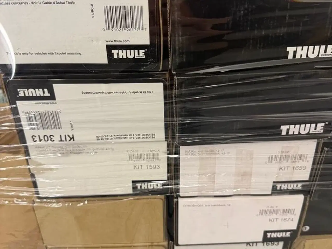 Billede 2 - Palle med Fodsæt & tagbøjler THULE - Cirka 100 stk. - Kostpris 9.000 kr. ex. moms