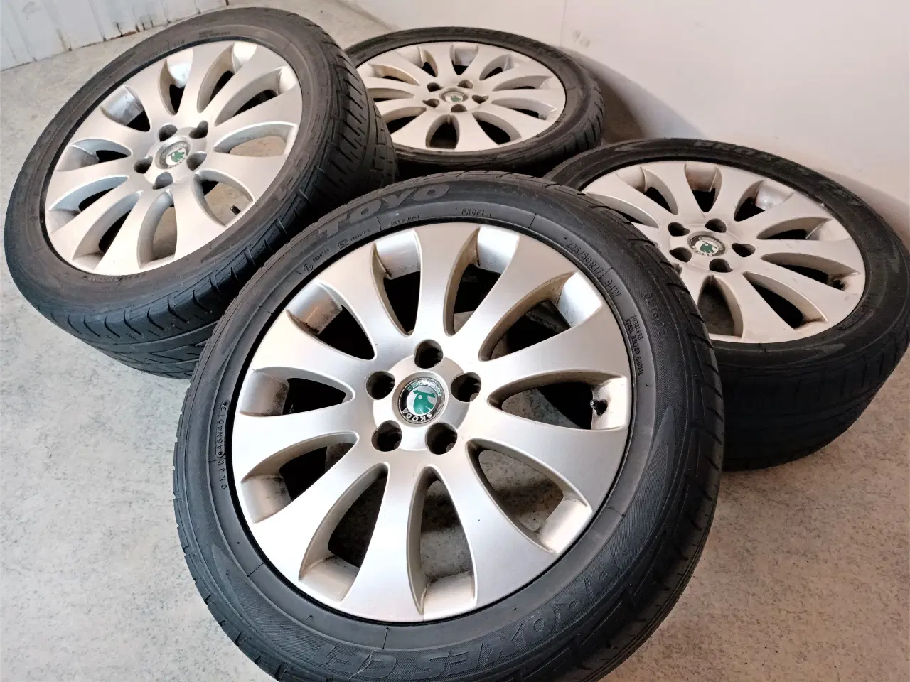 Billede 2 - 5x112 17" ET49 nav 57,1ø SKODA fælge