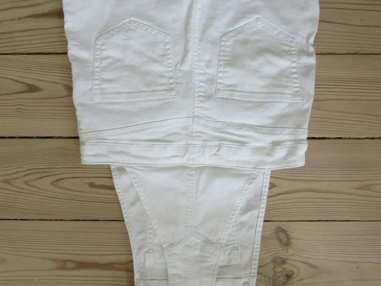 Billede 2 - H&M hvide shorts overalls, str. 11-12 år