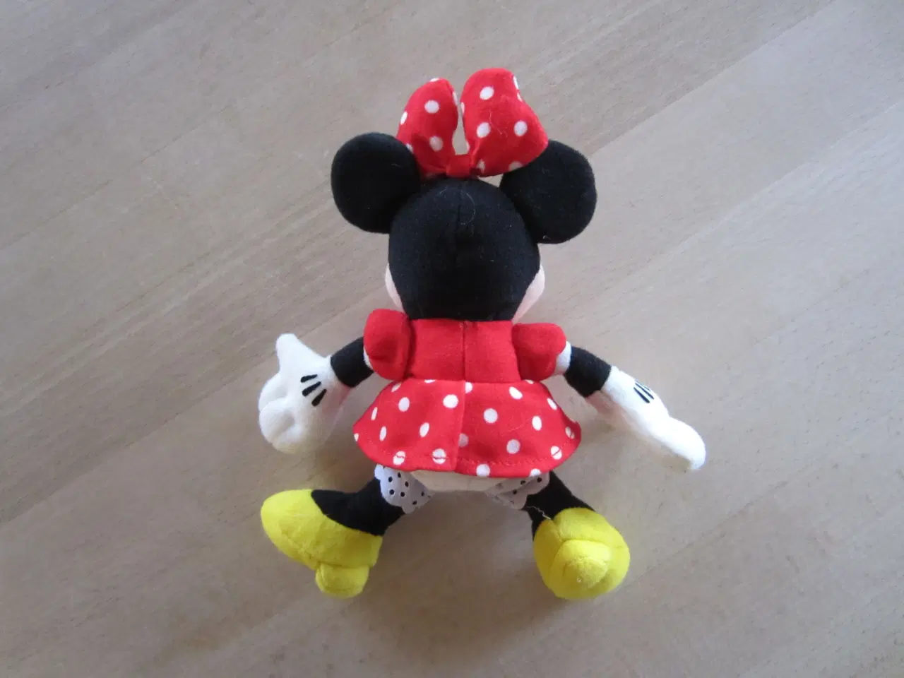 Billede 3 - Sød lille Minnie Mouse Bamse 20 cm høj