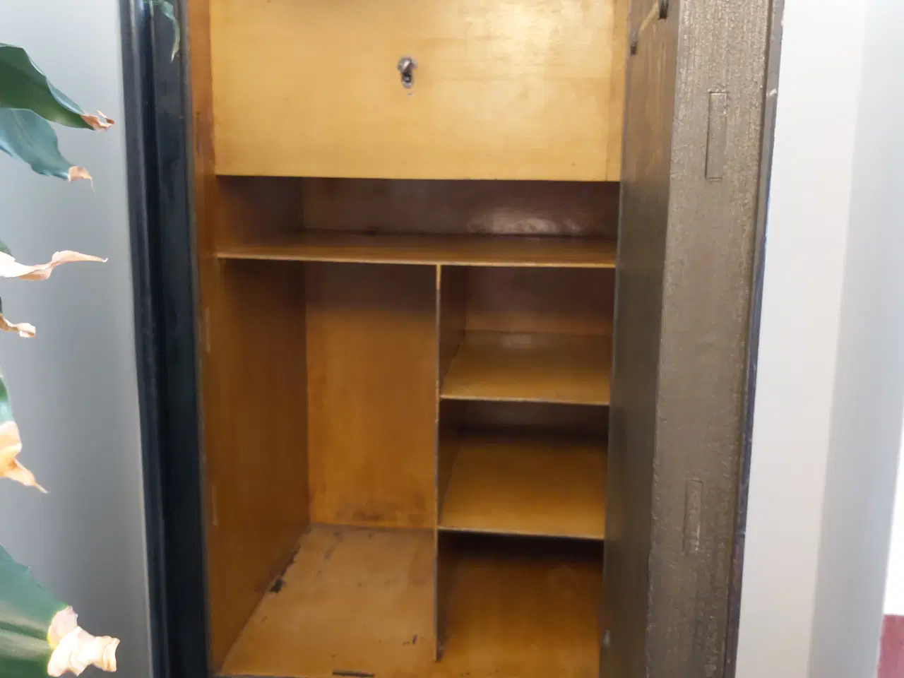 Billede 3 - Gl. pengeskab, velfungerende