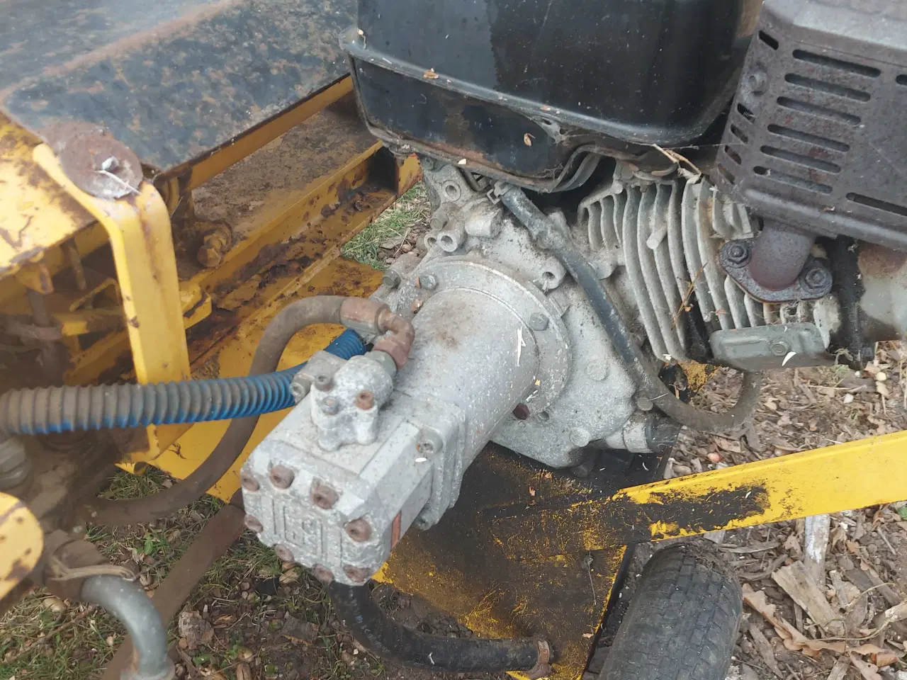 Billede 3 - Benzin brændeflækker B&S