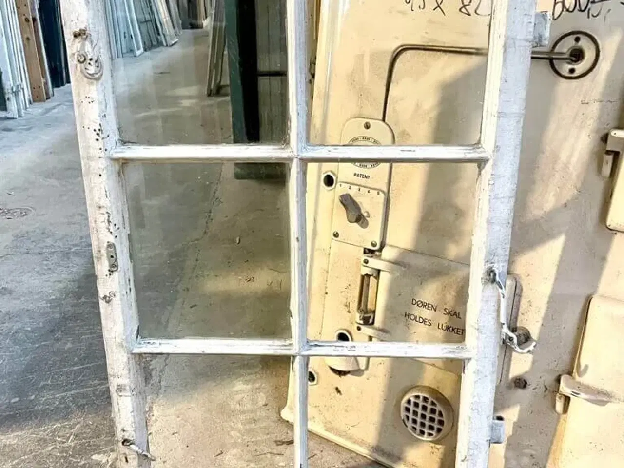 Billede 2 - Mindre, klassisk 6-ruders vinduesramme