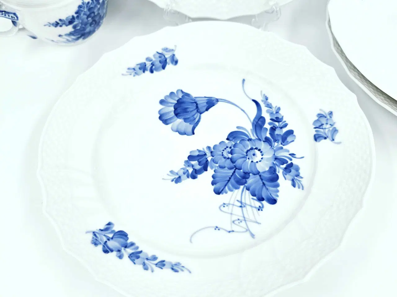 Billede 5 - Blå Blomst Svejfet Frokosttallerken 