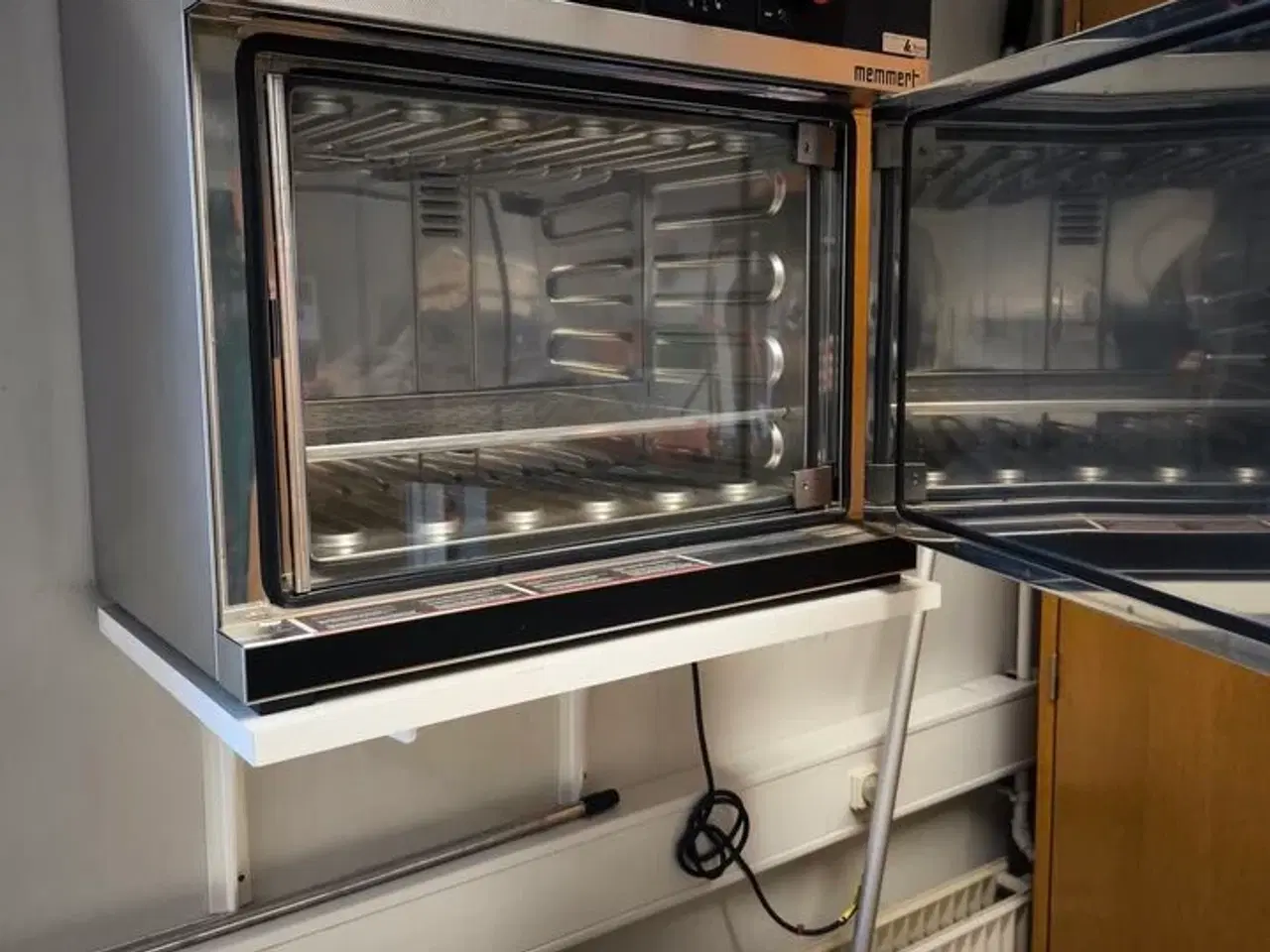 Billede 2 - Varmeskab MEMMERT