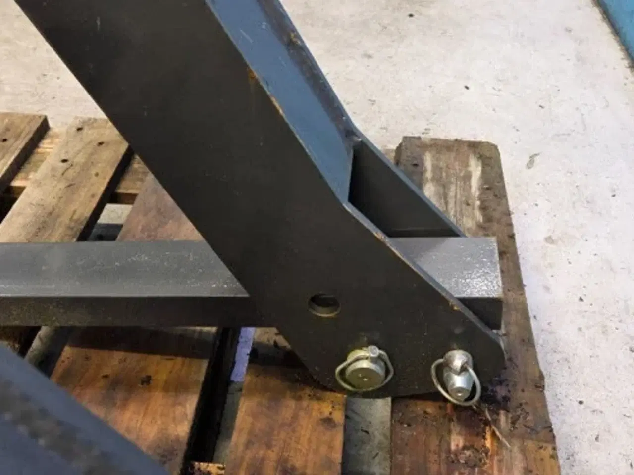 Billede 15 - New Holland B115C Pallegafler Kit 87310367