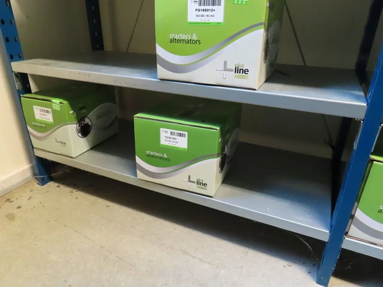 Billede 25 - 16 fag med startere og generatorer