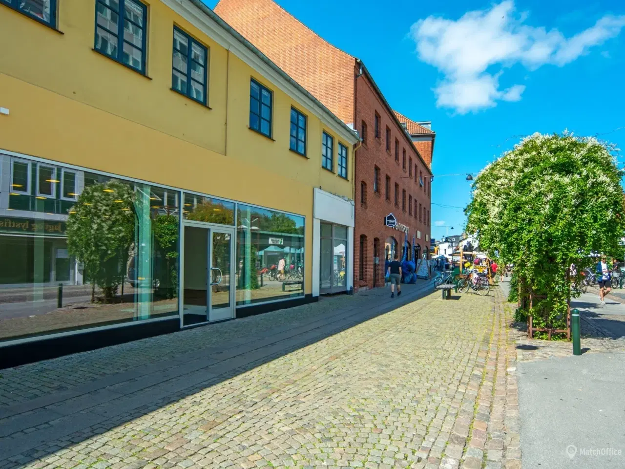 Billede 3 - Særdeles synligt lejemål med bred facade midt i gå-gaden