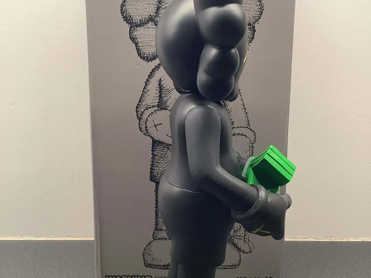Billede 3 - KAWS Medicom Toy Figur sort - 30 cm høj