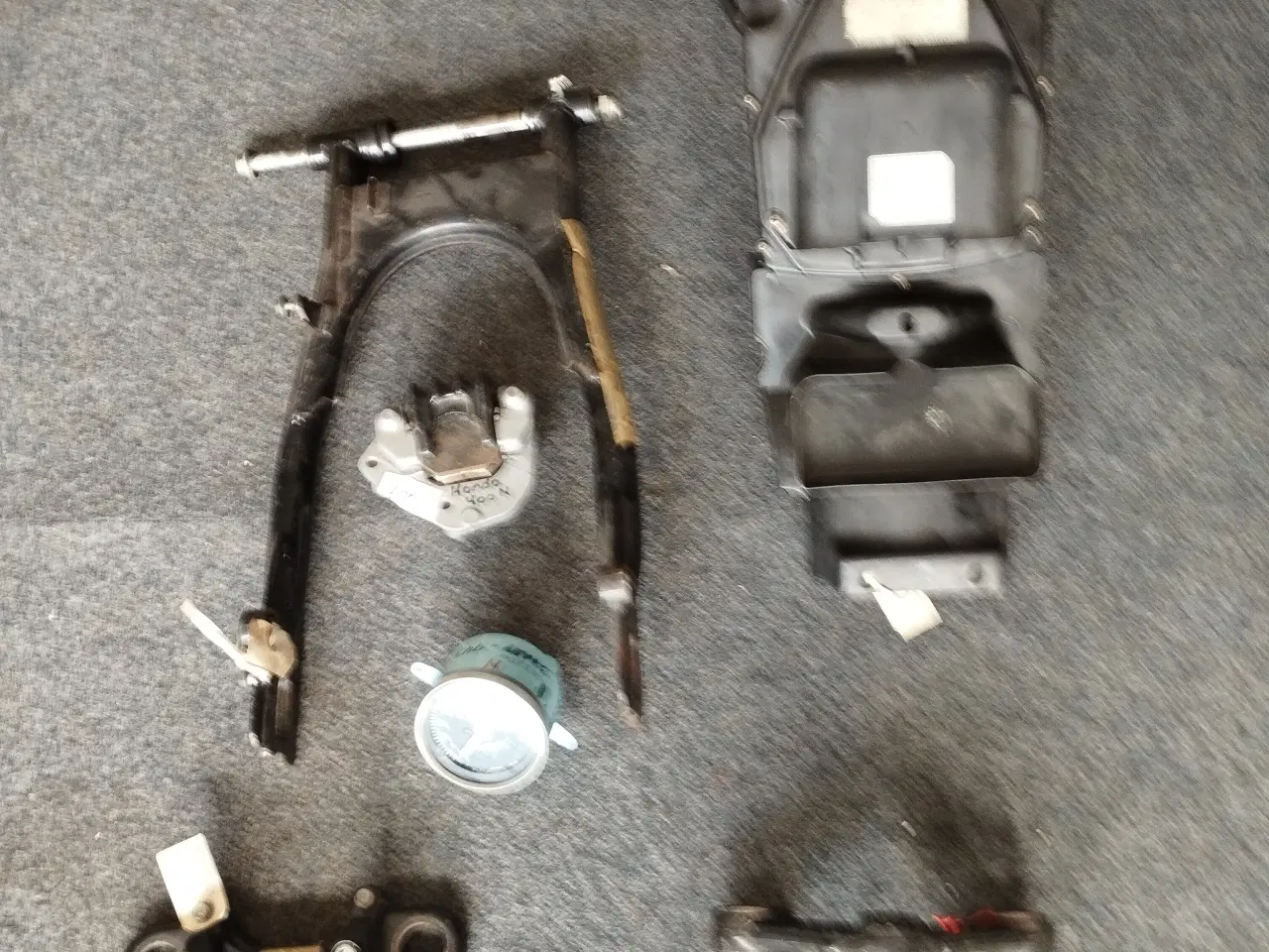 Billede 2 - Honda CB 400 N. Reservedele ( se %)