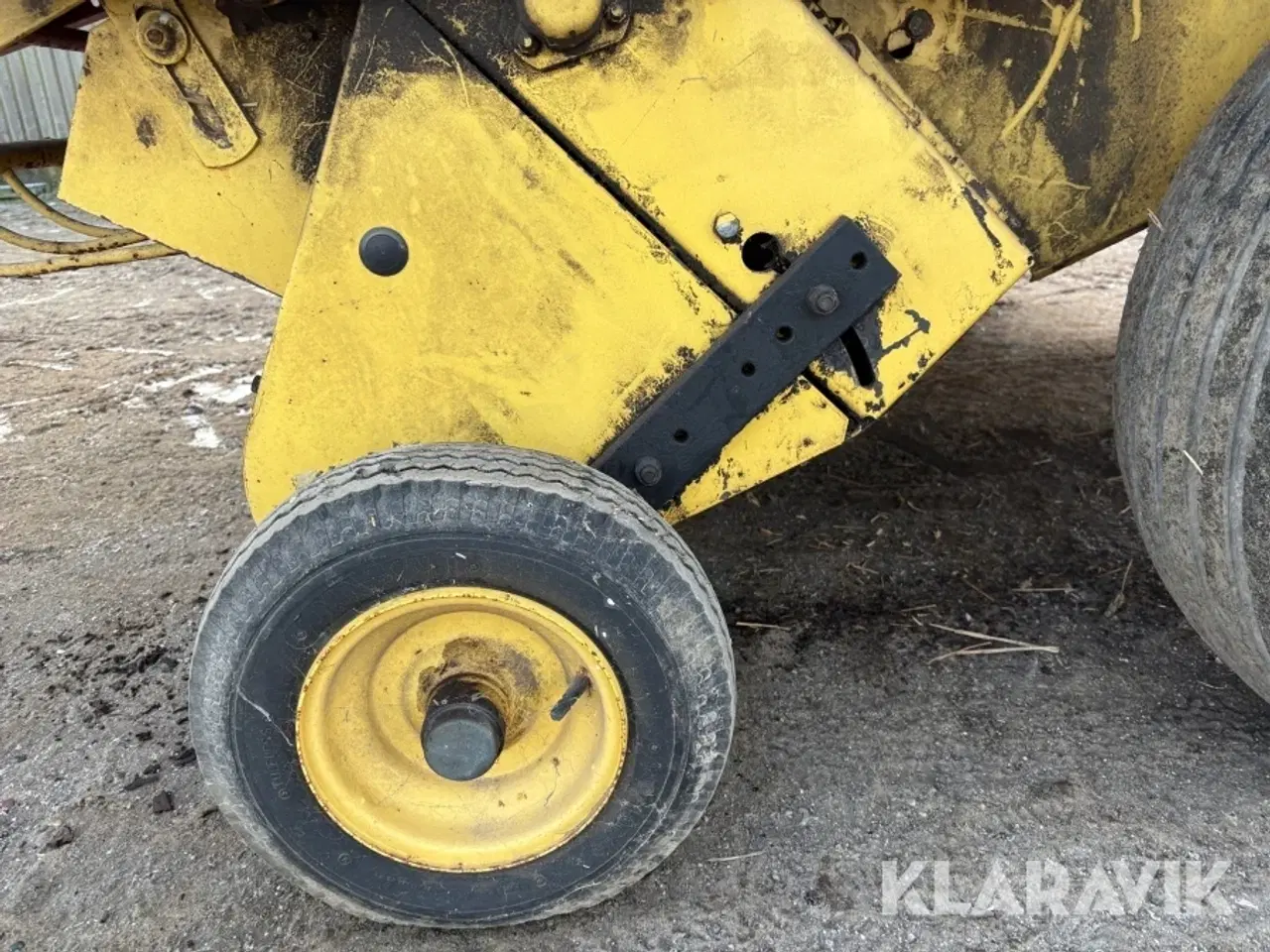 Billede 9 - Rundballepresser New Holland 654