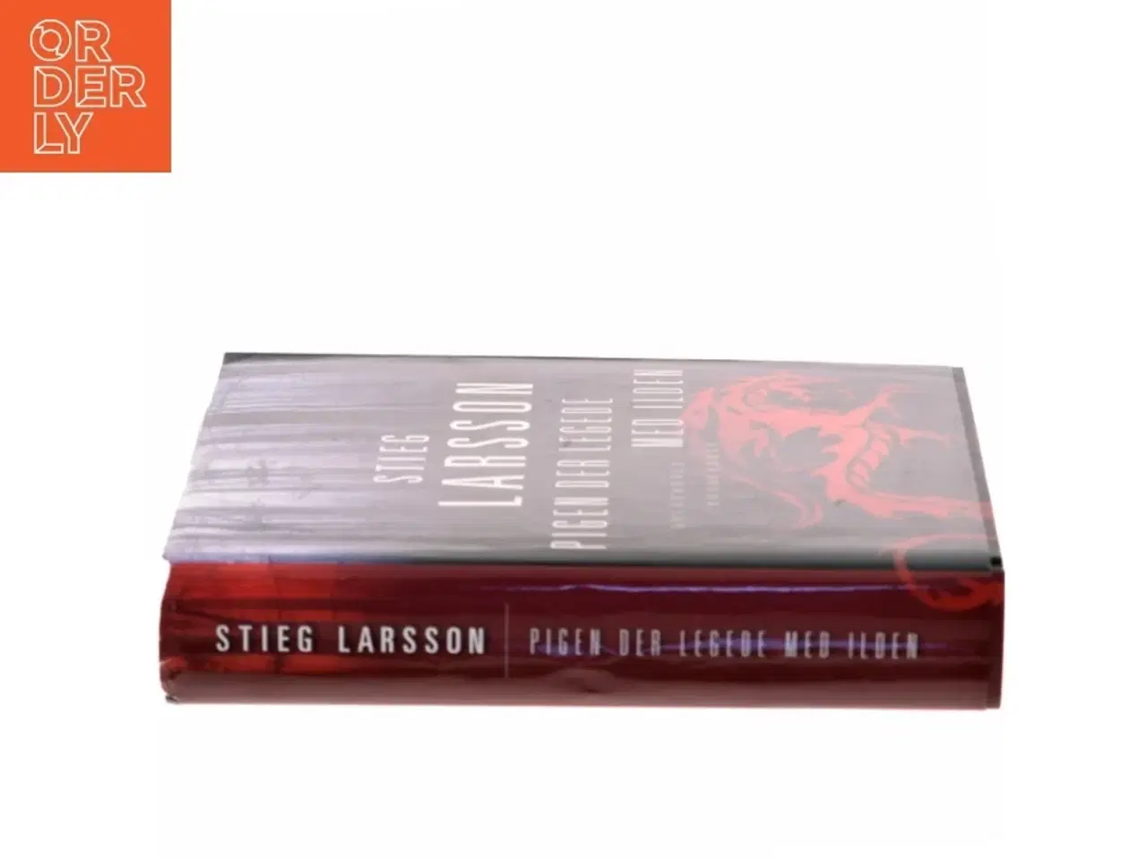 Billede 2 - Pigen der legede med ilden fra Gyldendals Bogklubber af Stieg Larsson (Bog)
