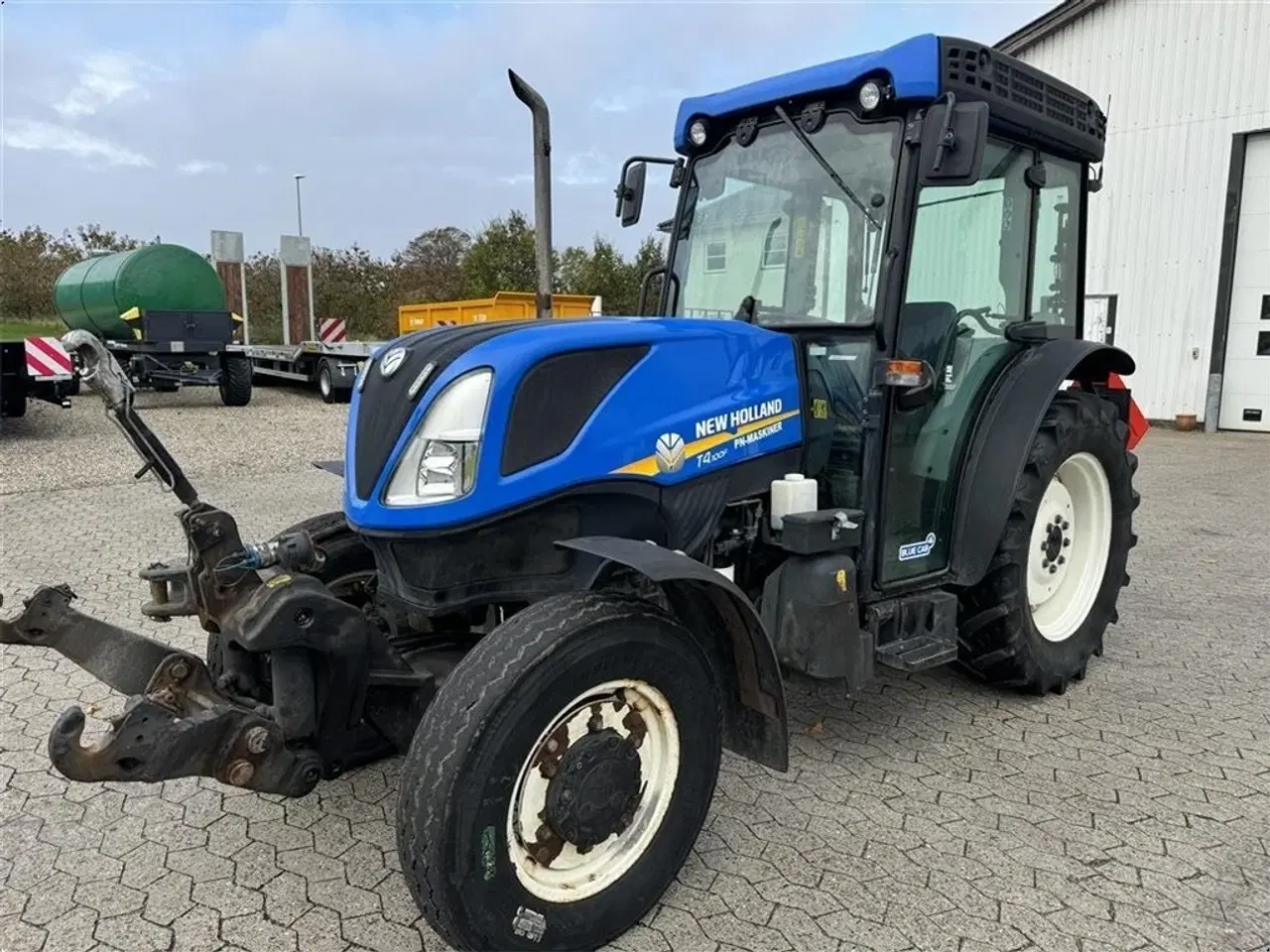 Billede 1 - New Holland T4.100F smalsporstraktor