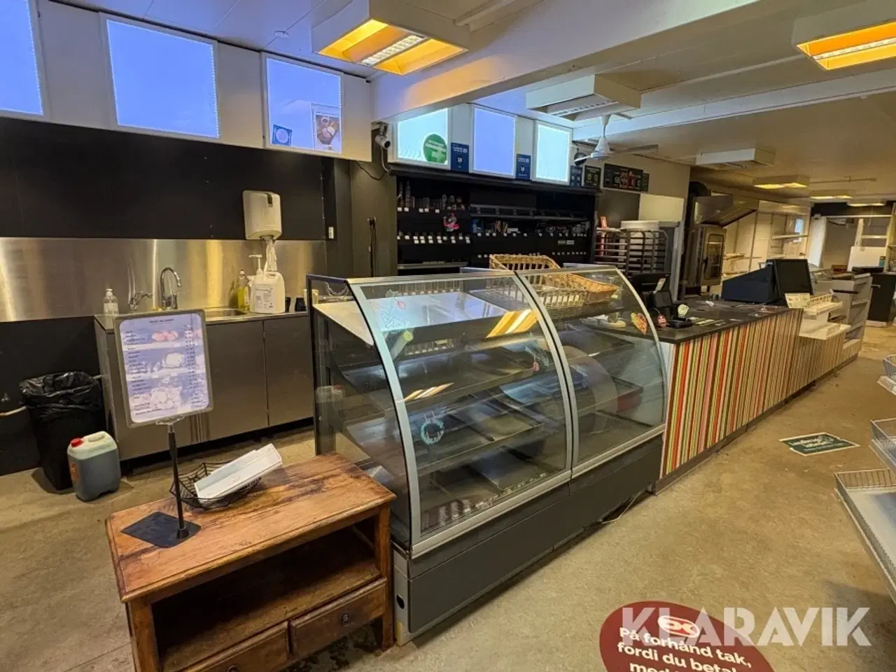 Billede 2 - Køkken med disk Unis, electrolux, AHT, saro, vibocold,