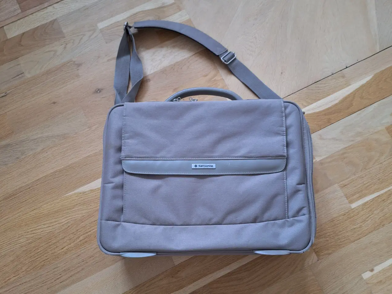 Billede 1 - Computertaske/Dokumentmapper	