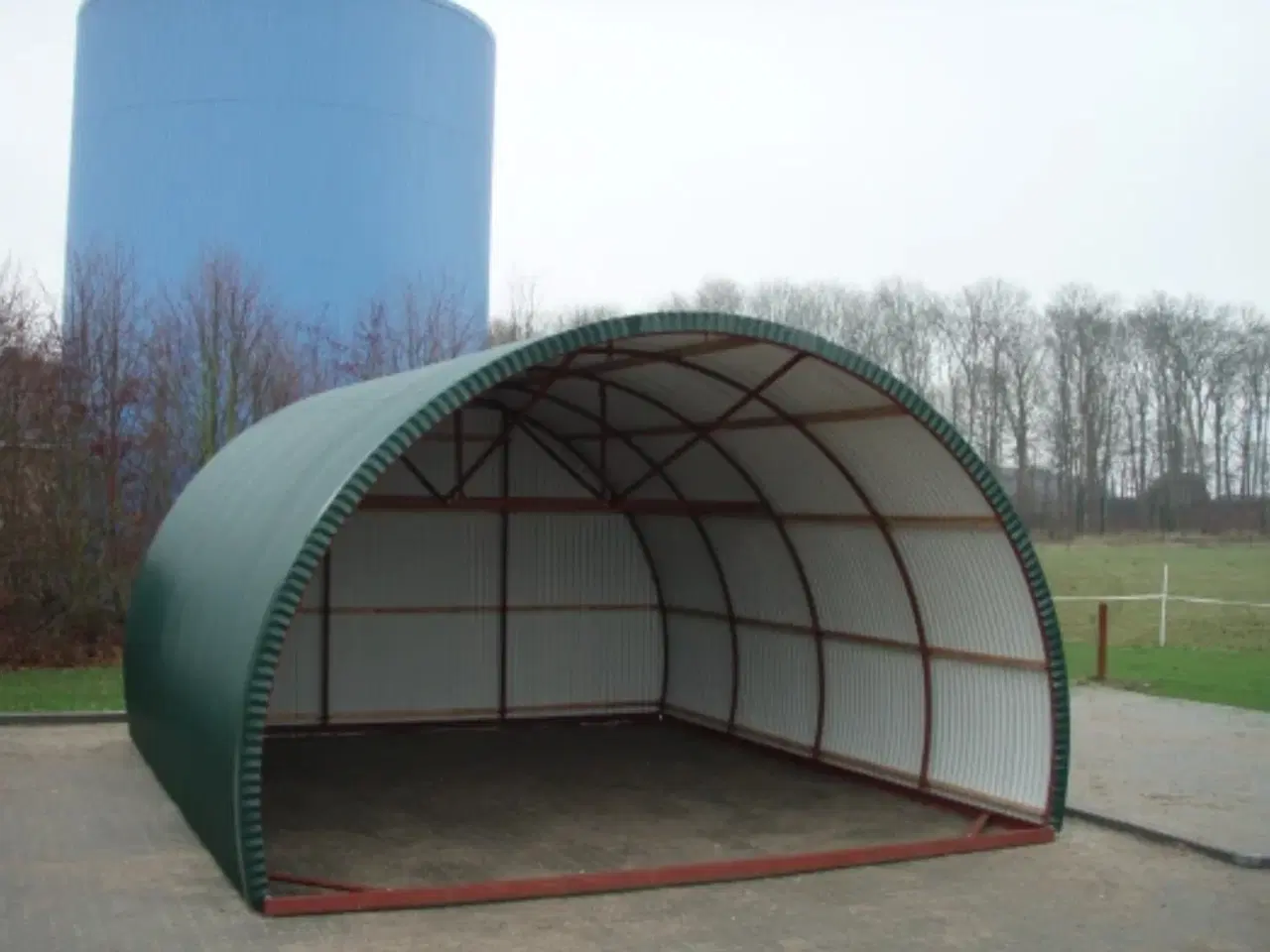 Billede 1 - SØGER flytbart læskur