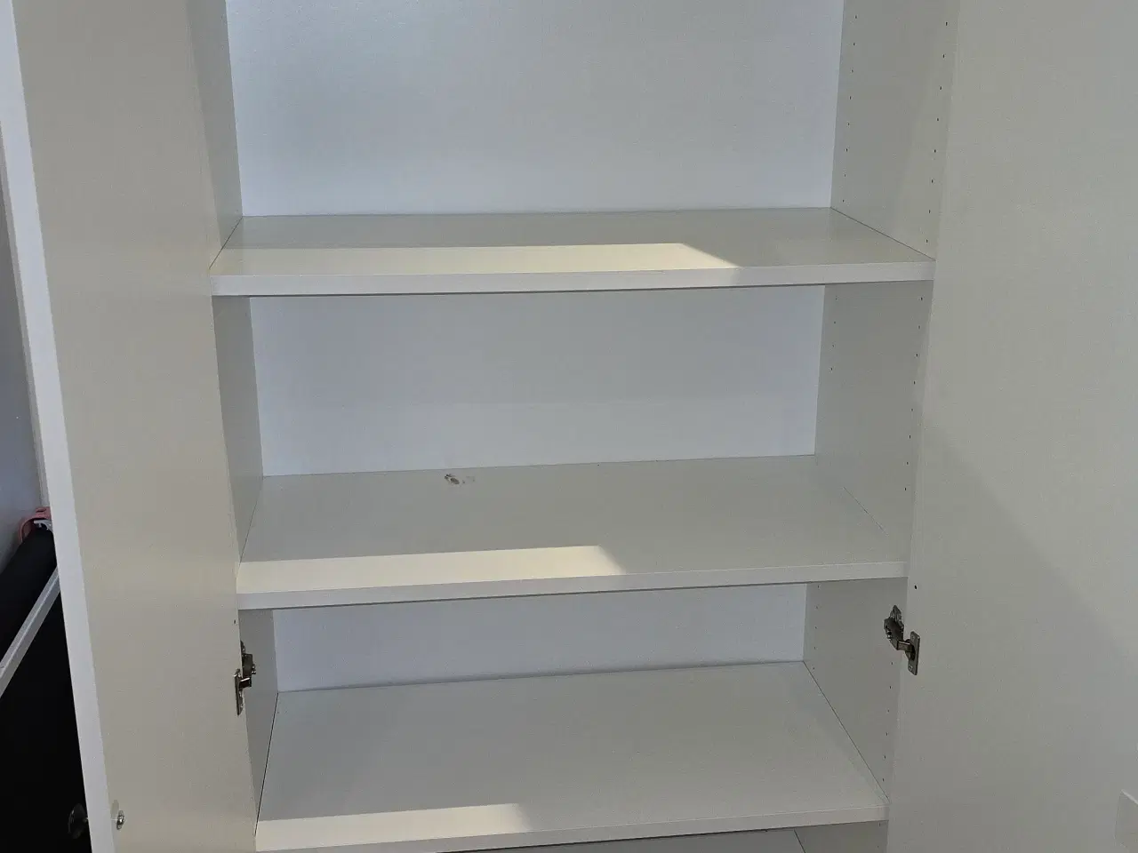 Billede 2 - Klæde skab fra Ikea