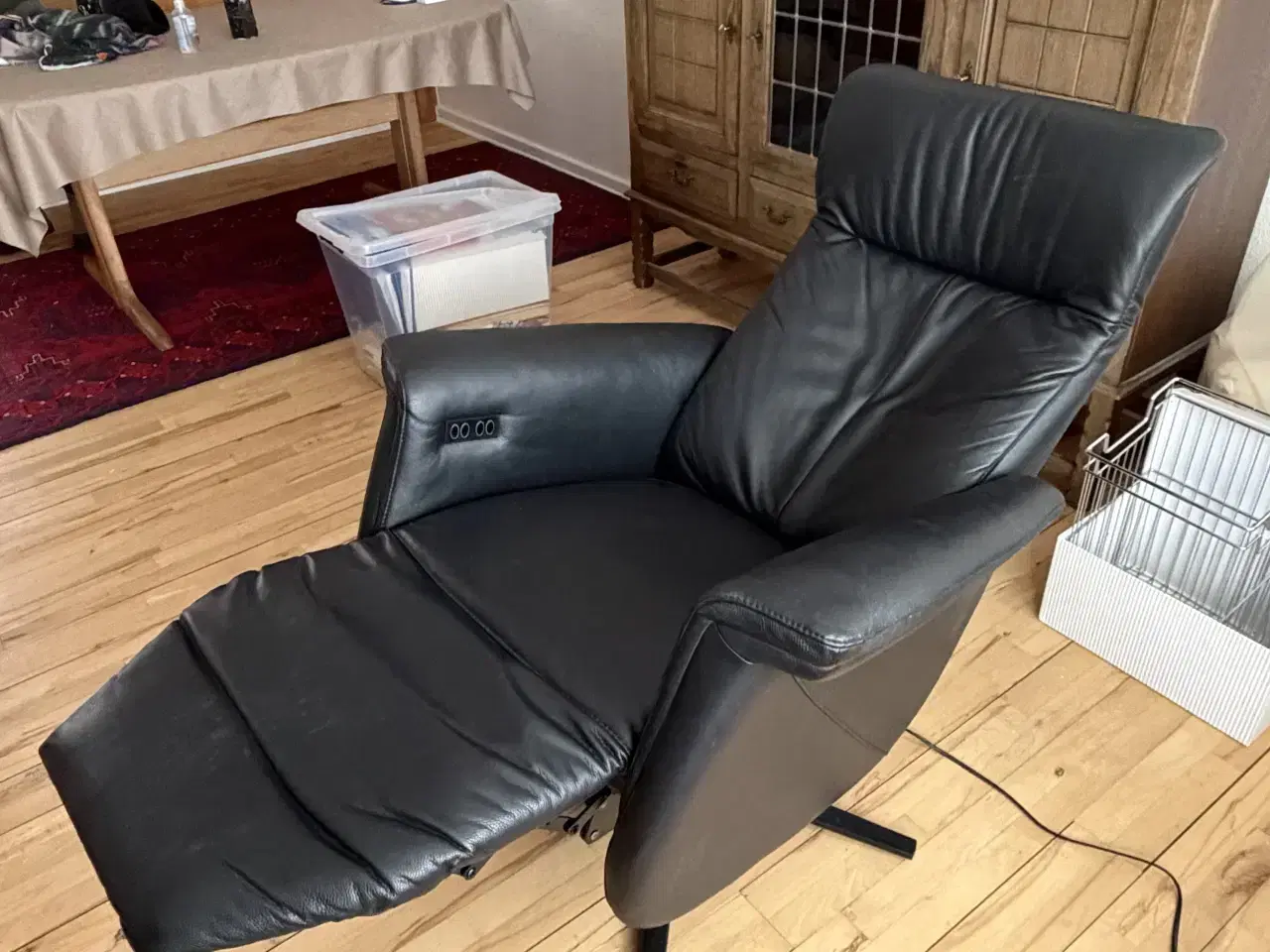 Billede 1 - KØBES BILLIGE stole med vip & sovefunktion Velh OK