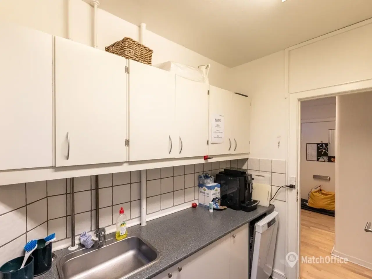 Billede 11 - UDLEJES: Butik med markant hjørneplacering på travle Smallegade