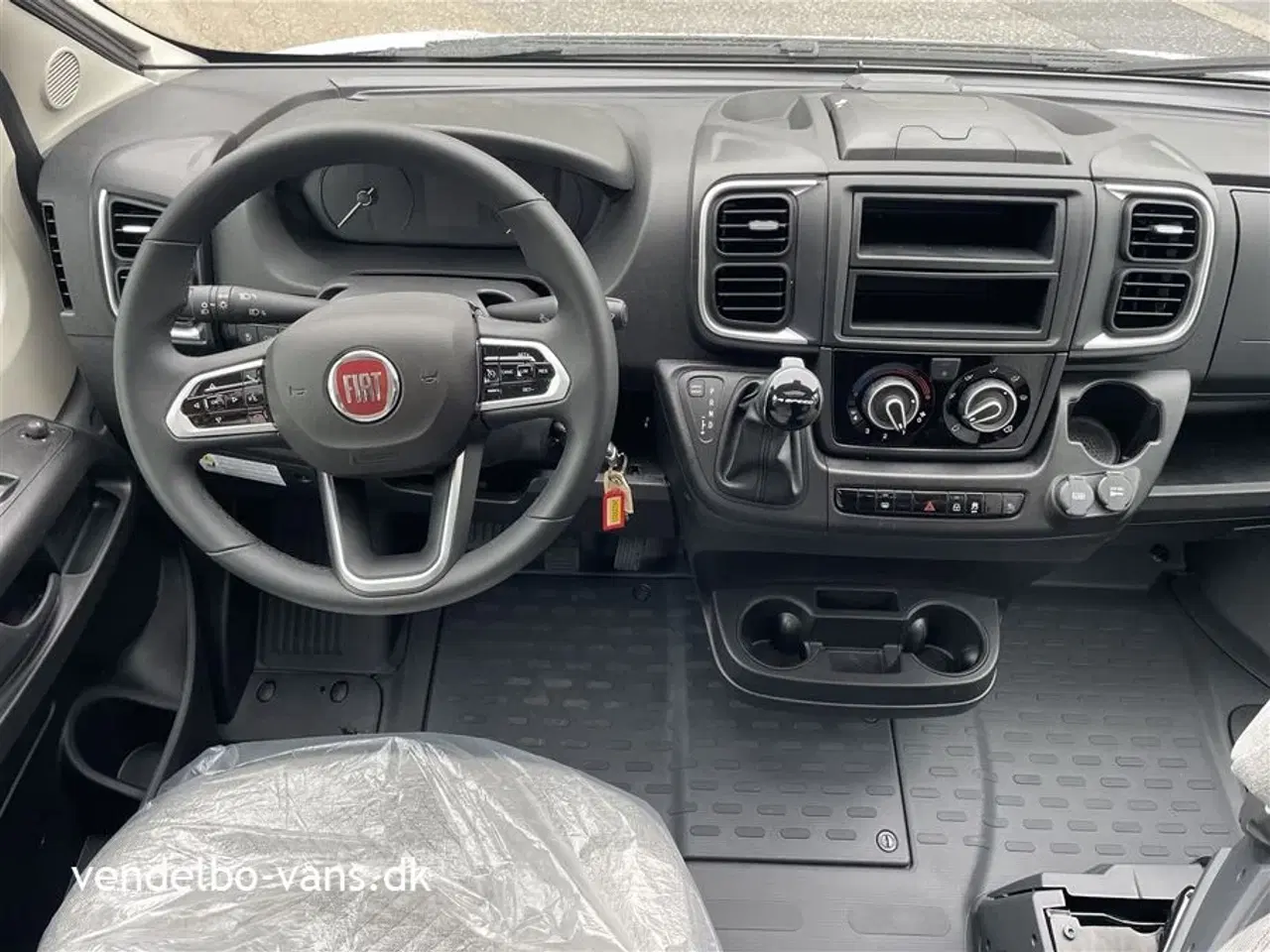 Billede 8 - 2024 - Dethleffs Globetrail CVD 600 ER Advantage   Korteste model med enkeltsenge - årets CamperVan 2024