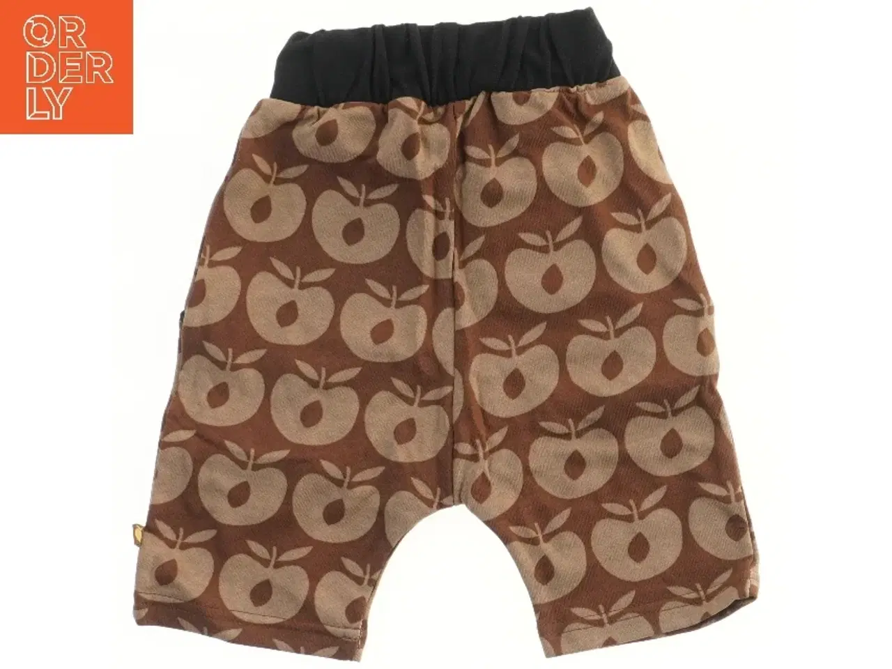 Billede 2 - Børne Shorts med Æblemønster fra Småfolk (str. 104)