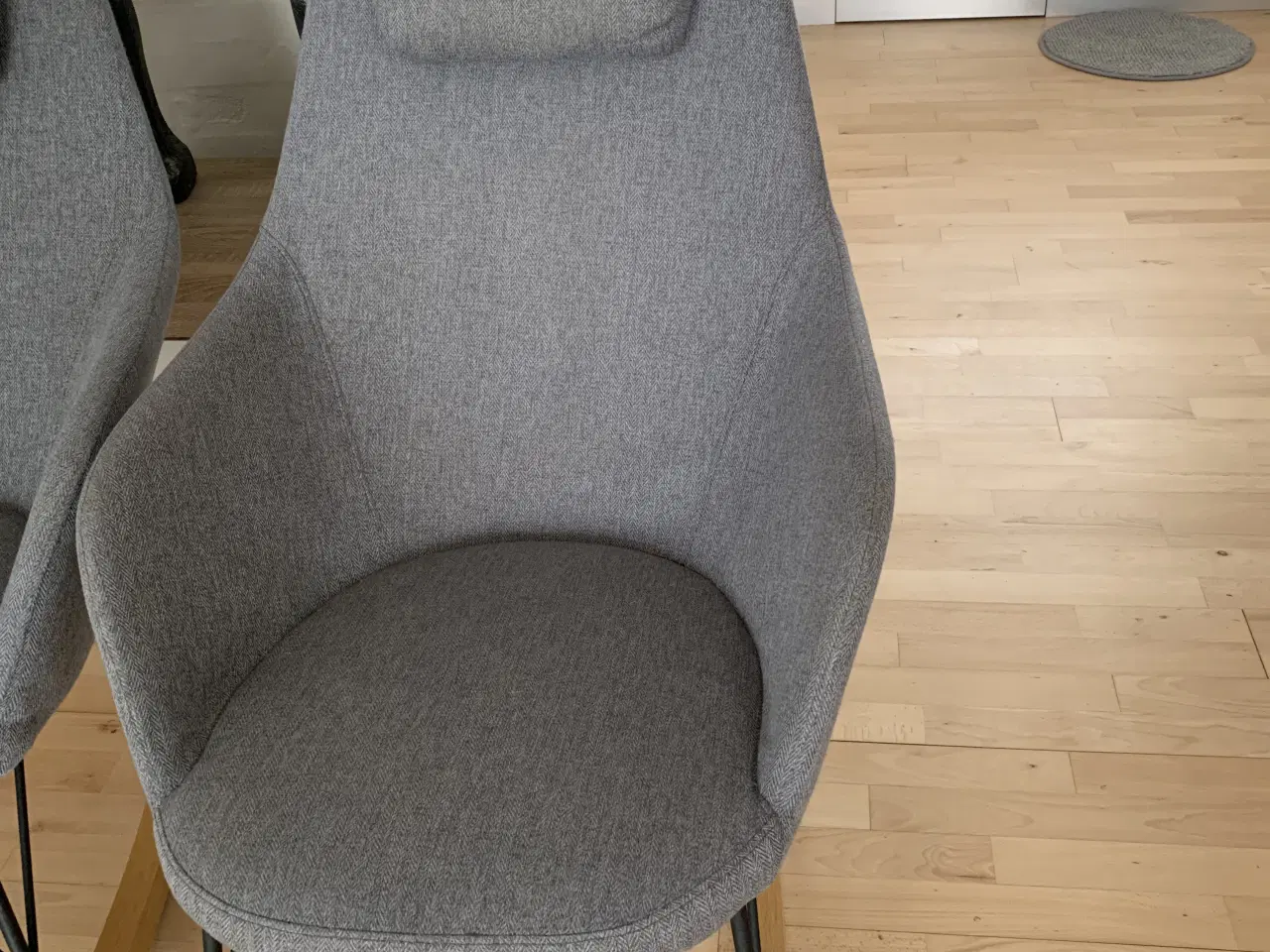 Billede 2 - 2 gyngestole, grå