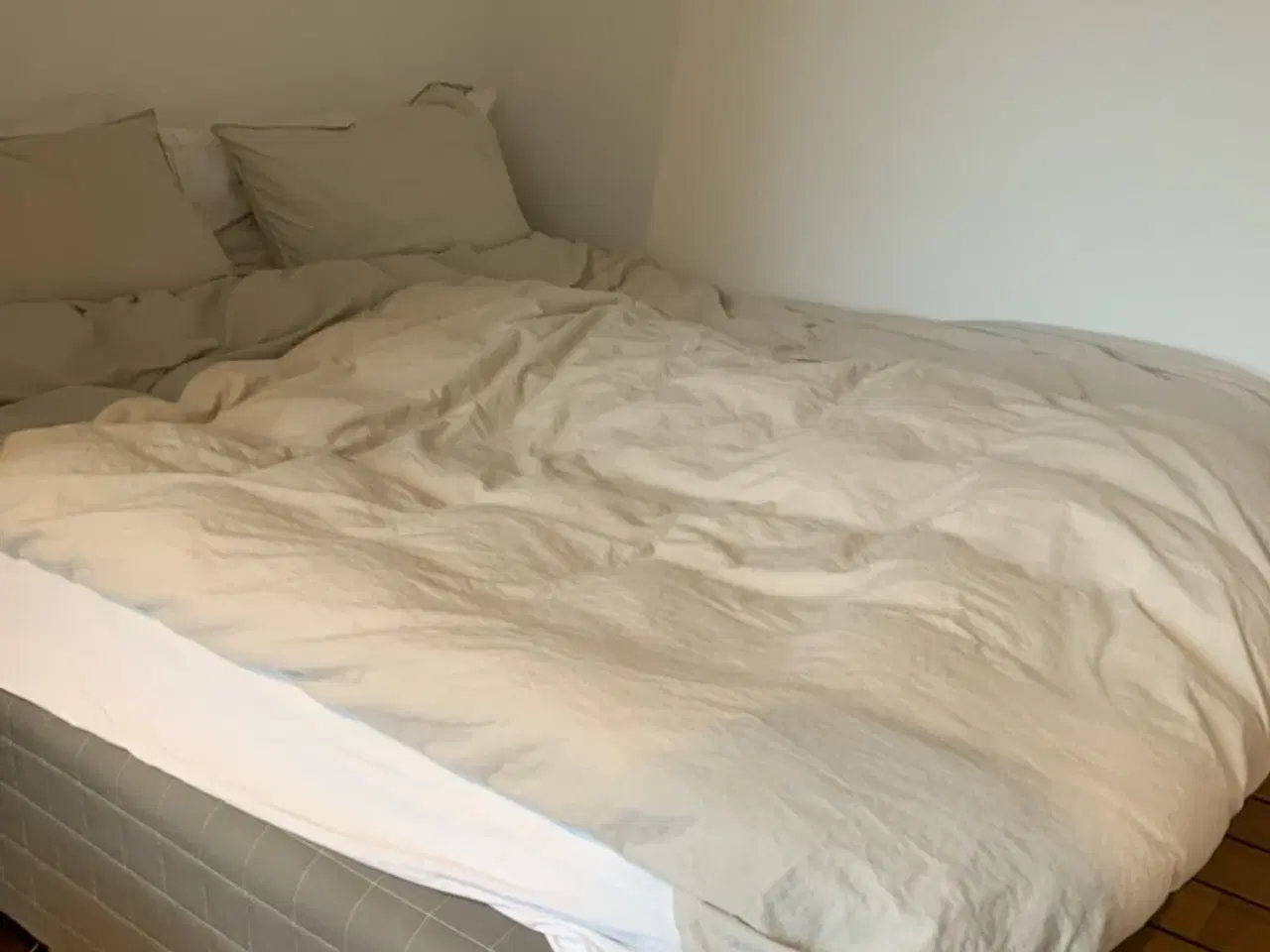 Billede 2 - IKEA SKÅRER boxmadras 2 stk 90x200 m. topmadras