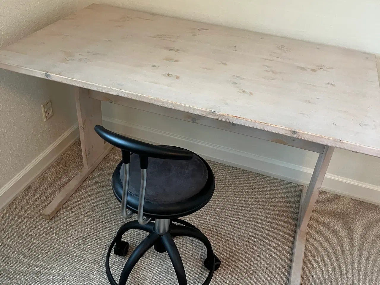 Billede 4 - Skrivebord og stol til børn - sælges helst samlet