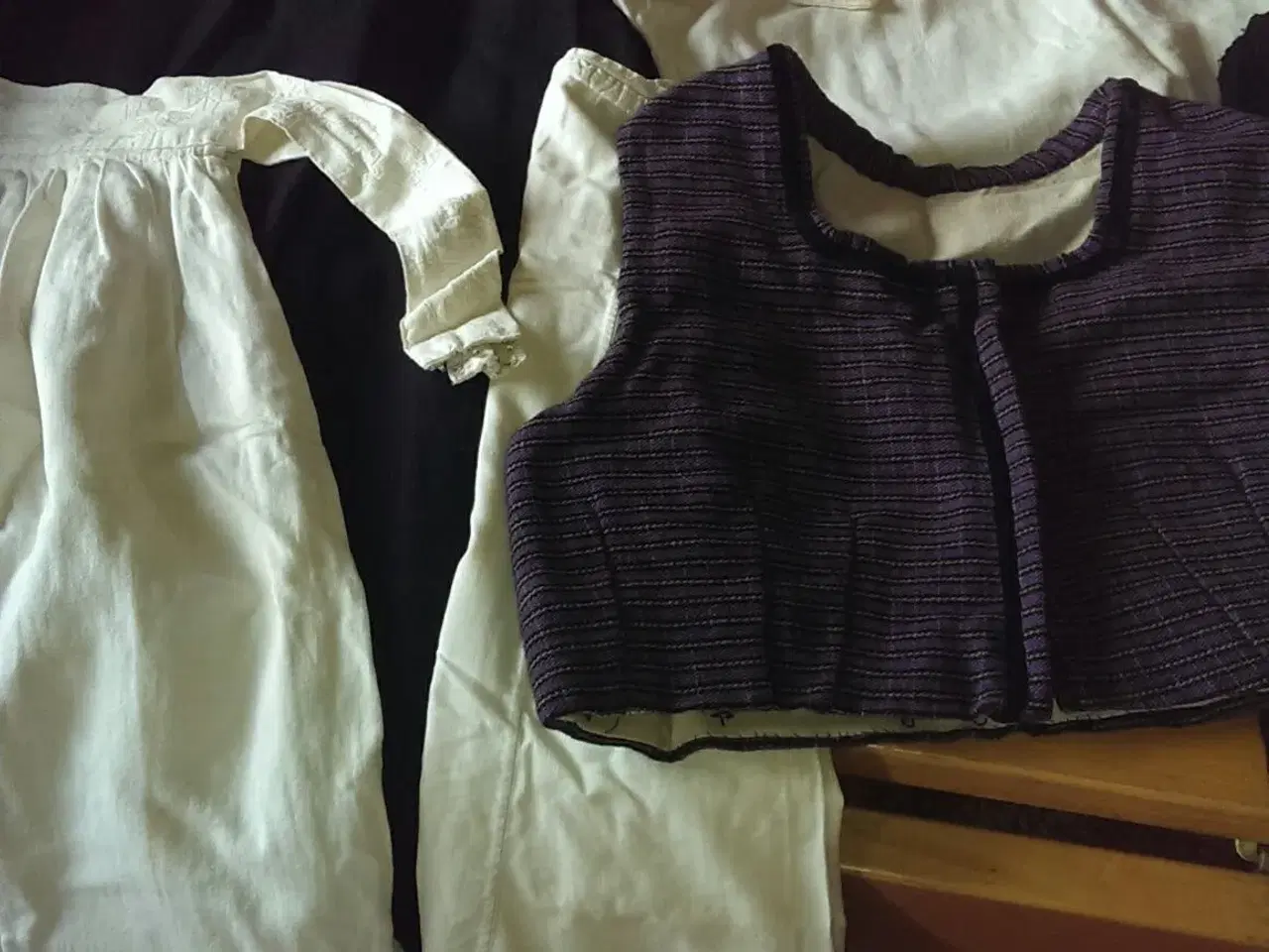 Billede 4 - Lyø ung pige dragt