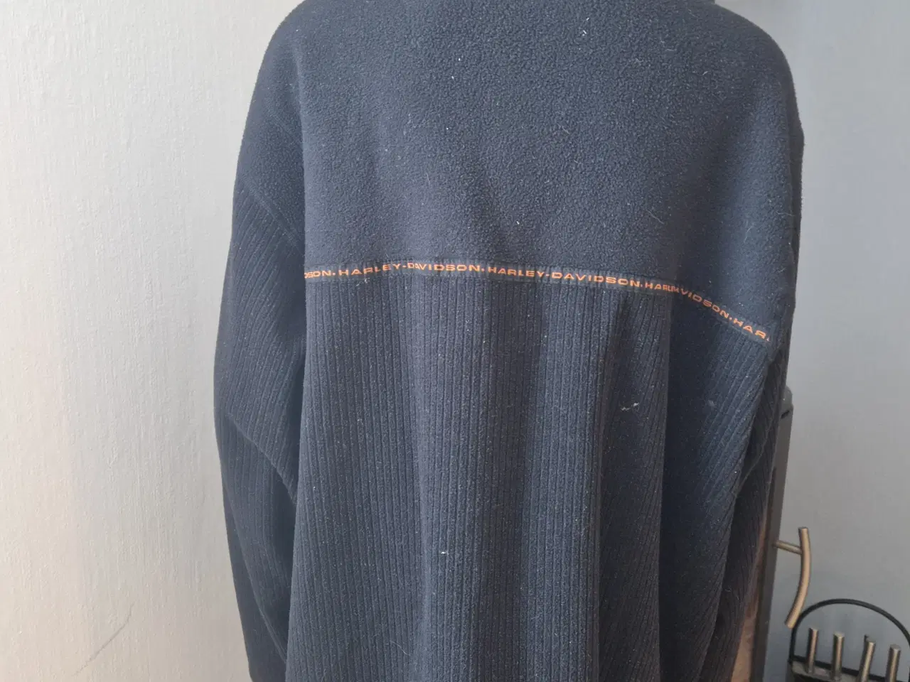 Billede 2 - Harley-Davidson fleece trøje med lynlås 