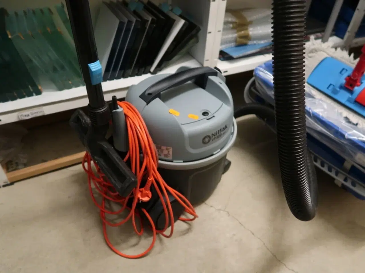 Billede 2 - Støvsuger NILFISK VP300 Hepa