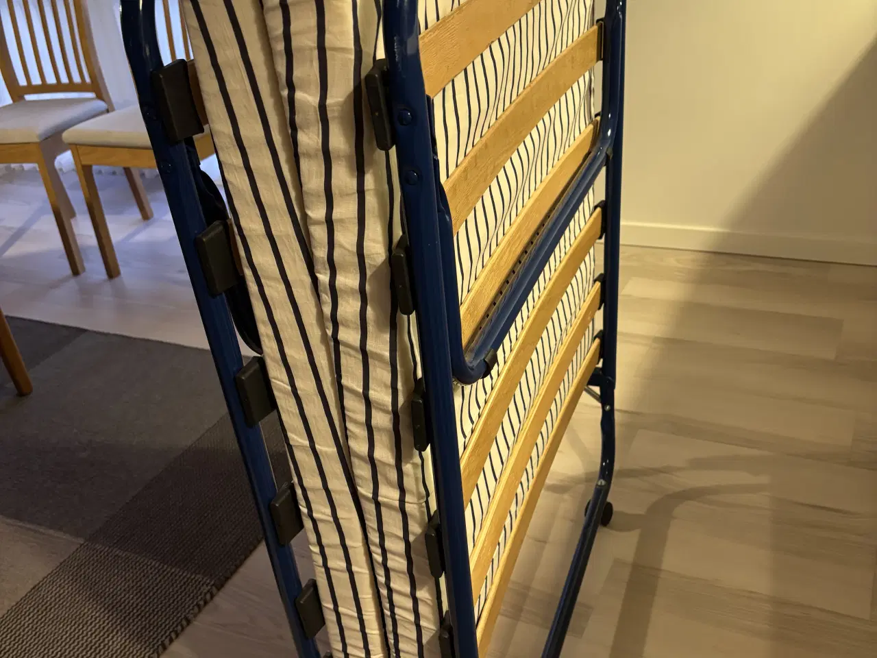 Billede 2 - Foldeseng fra IKEA