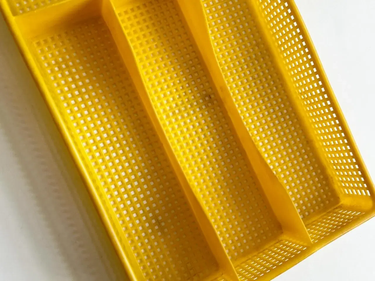 Billede 6 - Bestikbakke, gul plast