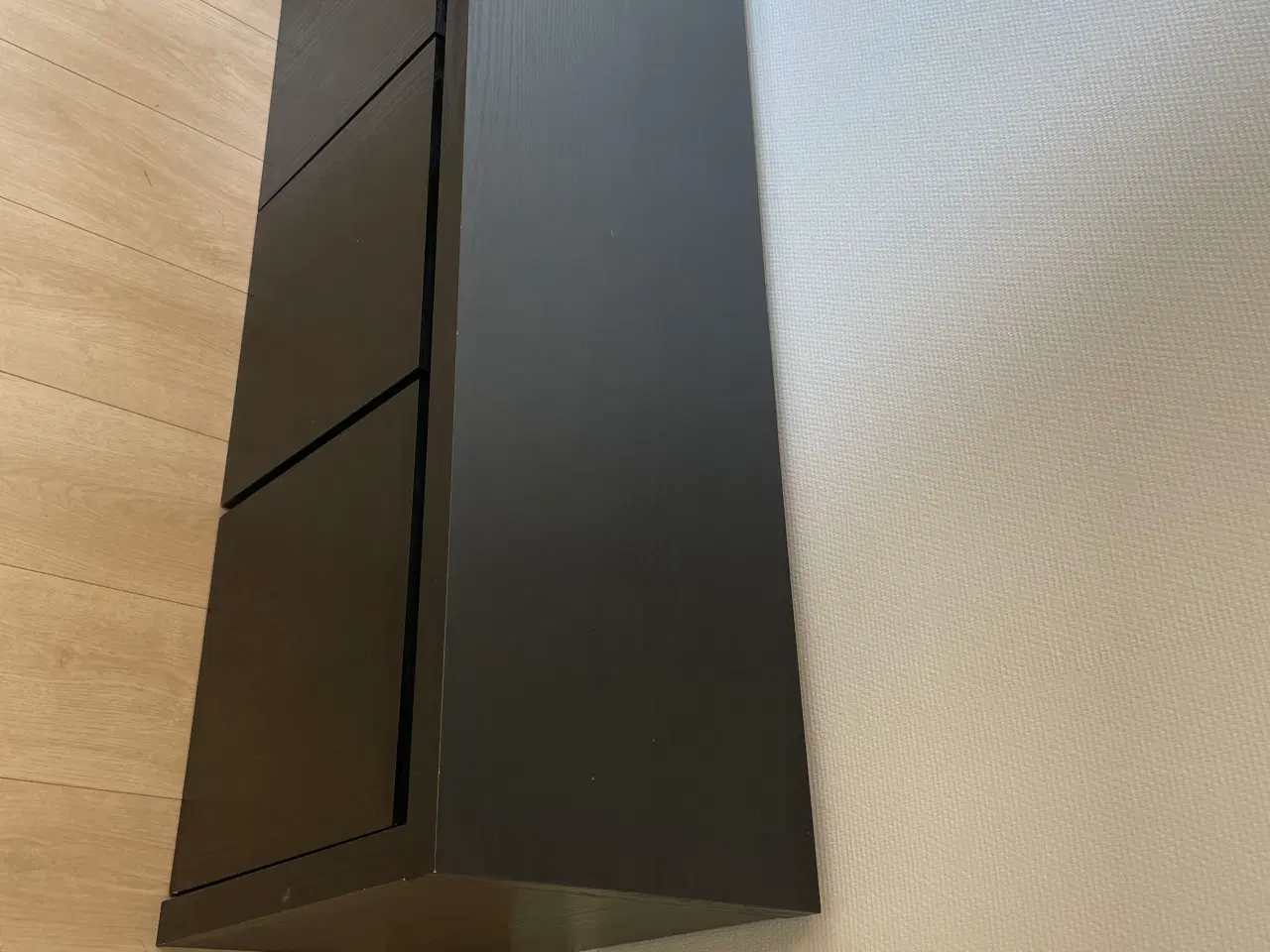 Billede 1 - Bænk med tre skuffer på hjul