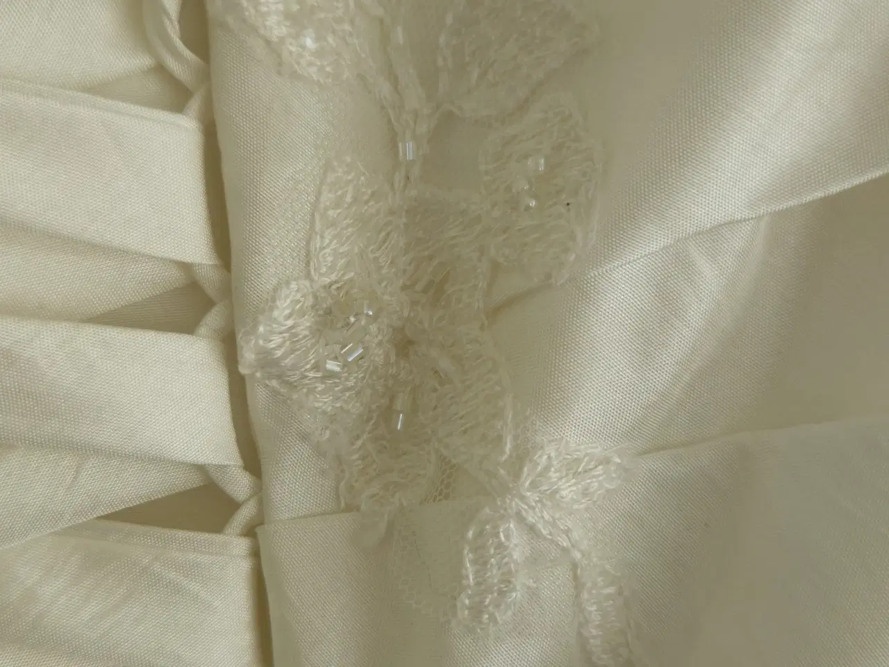 Billede 5 - Brudekjole med underskørt