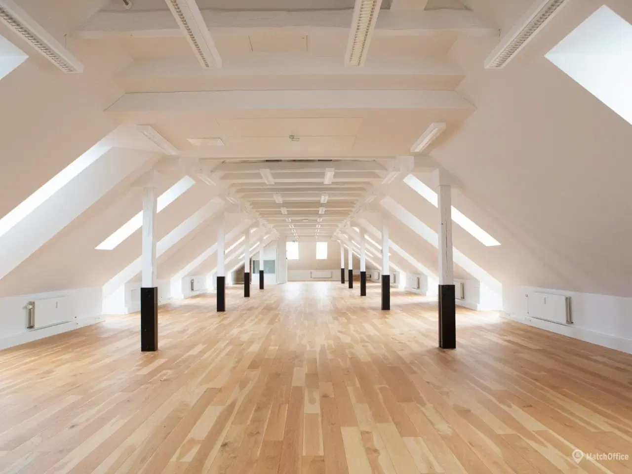 Billede 9 - To sammenhængende etager i tidligere ikonisk byskole