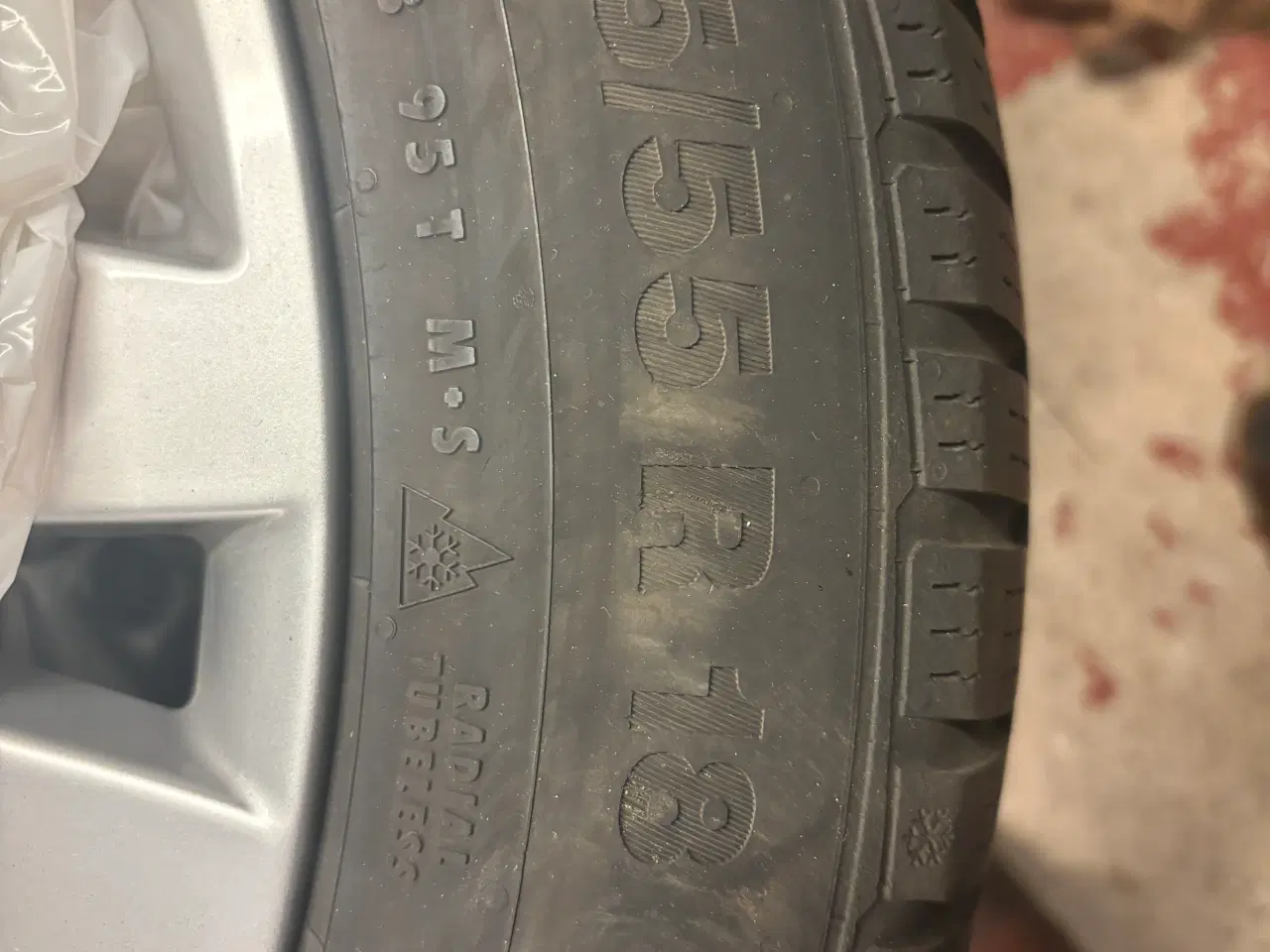 Billede 3 - Flotte alufælge med gode vinterdæk - isbjerg mærke