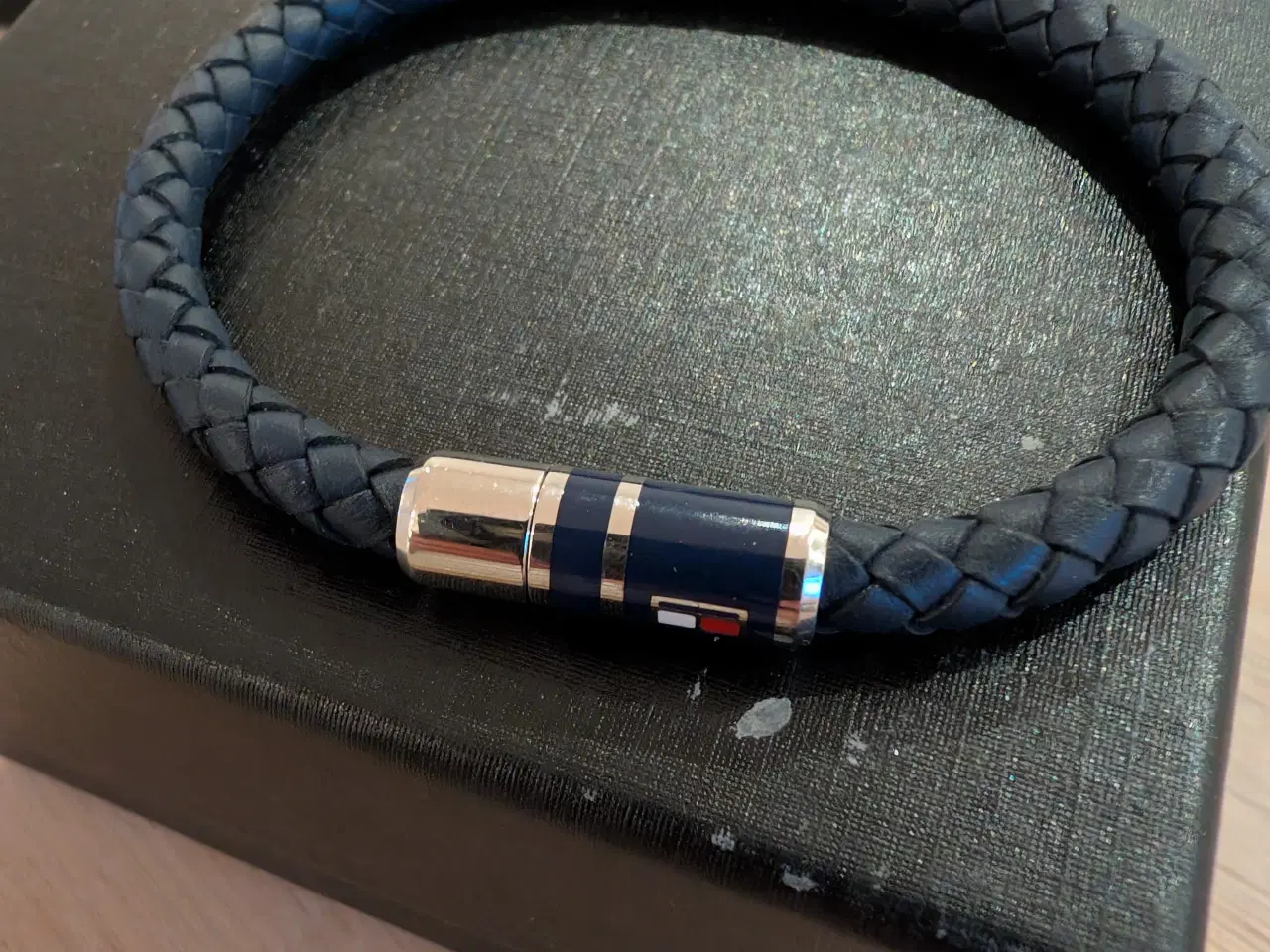 Billede 2 - Hilfiger armbånd