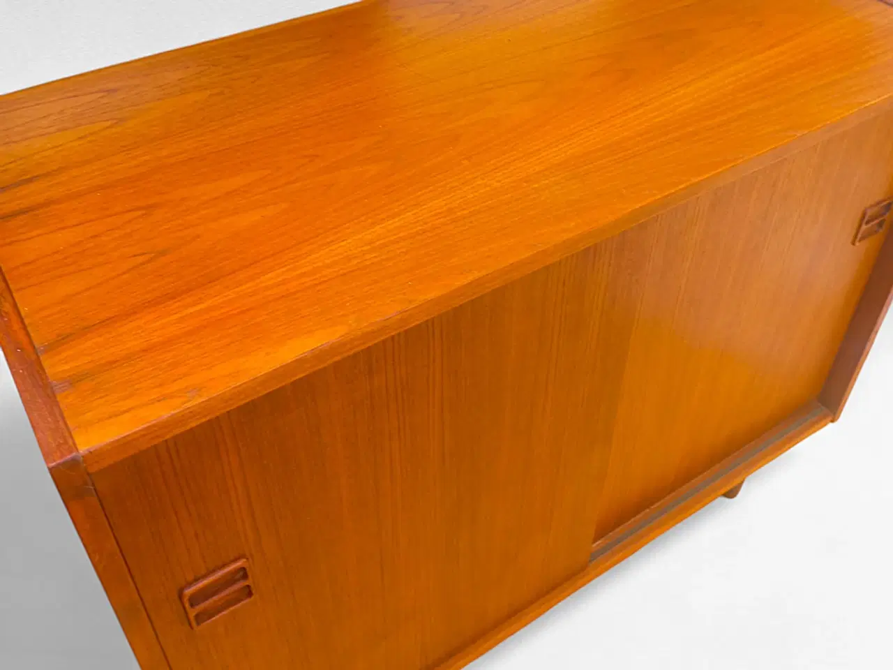 Billede 11 - Elegant teak skænk med skydelåger – Dansk Design f