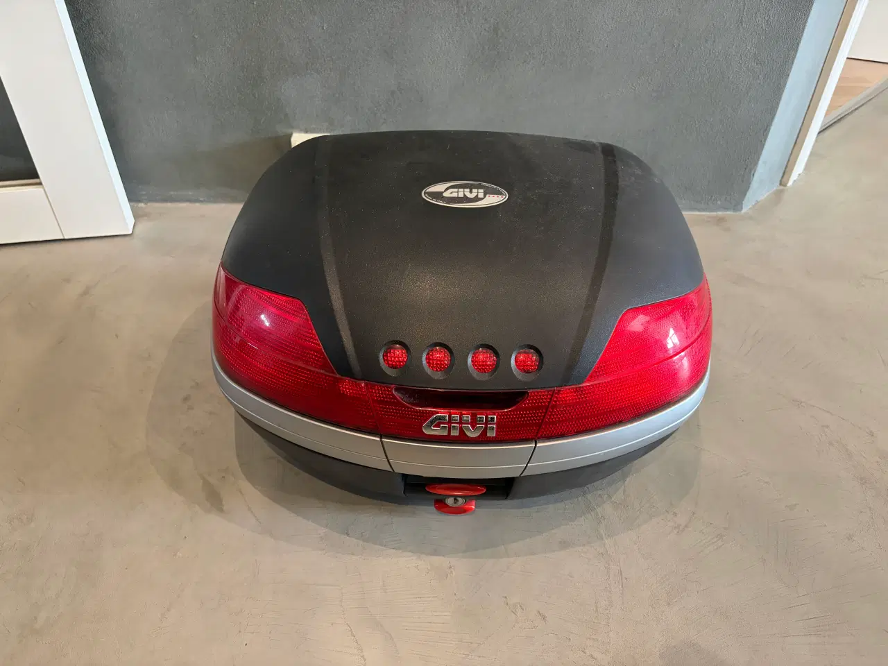 Billede 1 - GIVI topboks 46l
