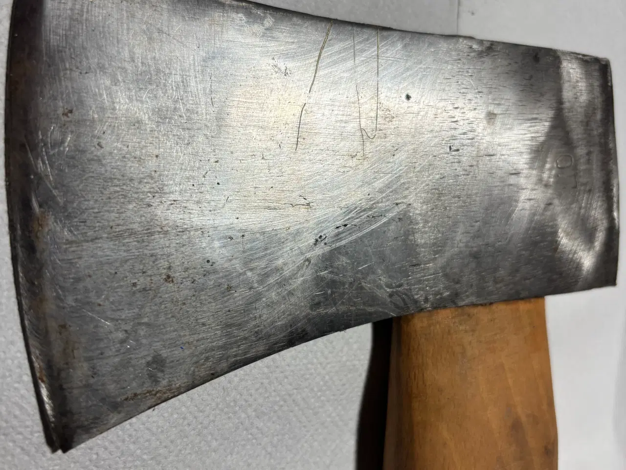 Billede 2 - Håndøkse,næsten nyt skaft.